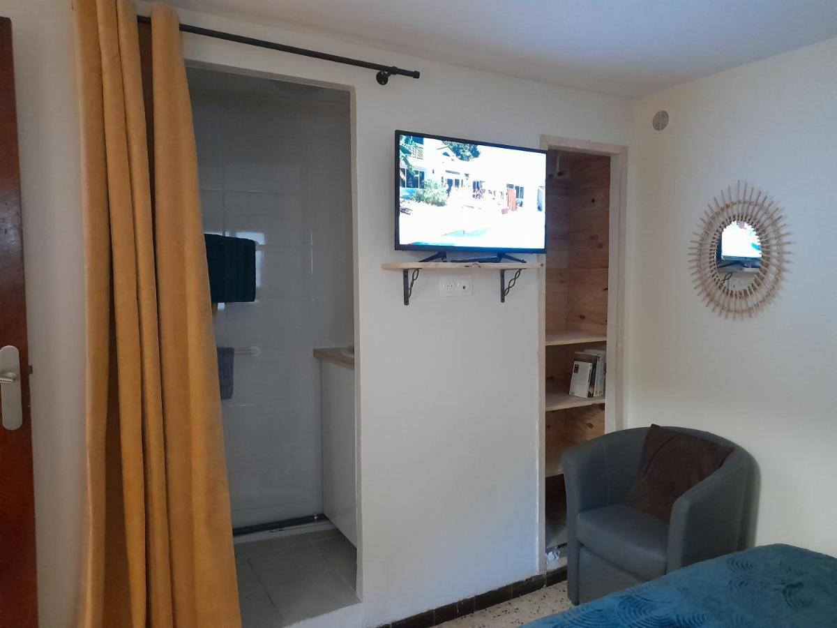 Les Melias T1 Apartment Roujan Екстериор снимка