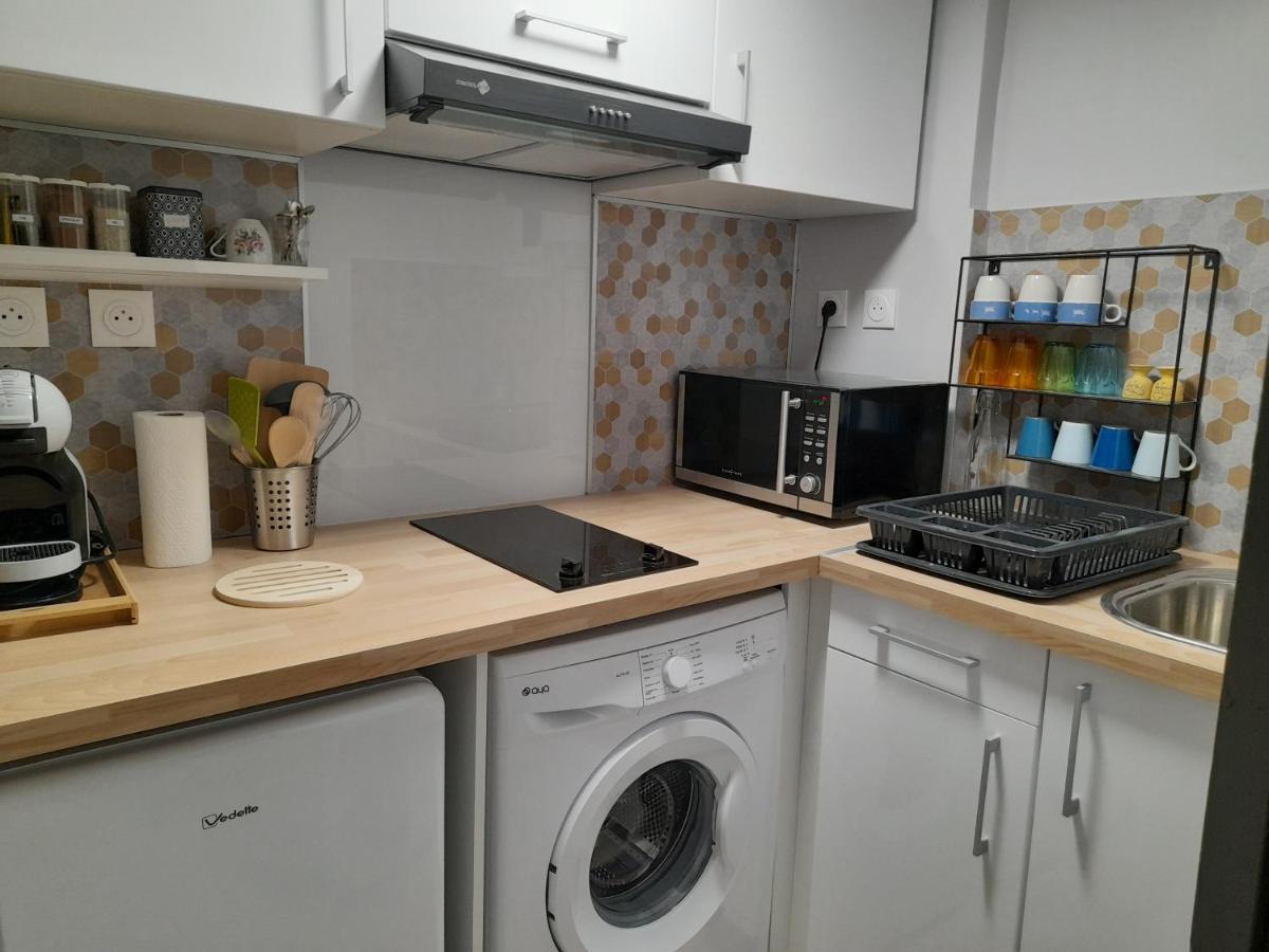 Les Melias T1 Apartment Roujan Екстериор снимка